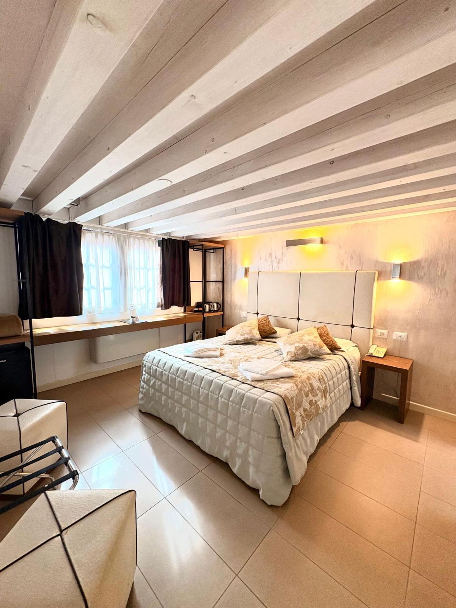 Al Canal Regio - Guest House Venedik Dış mekan fotoğraf